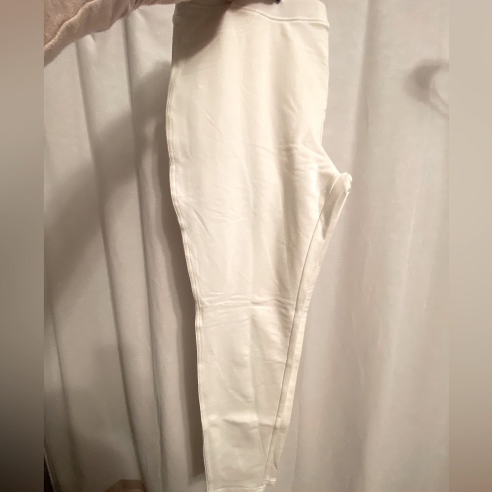 White capri pants